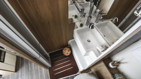 elena – 4 berth prestige motorhome