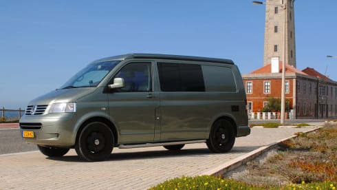 Olive green campervan – VW camper 4x4 | 4 people | Lisbon/ Porto / Coimbra - Portugal