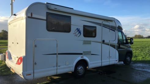 De Dennenappel – Beautiful Knaus motorhome 2013