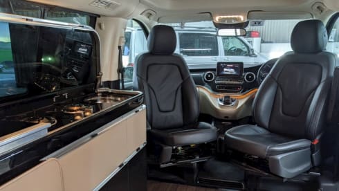 Woody – 2 berth Mercedes-Benz bus from 2018