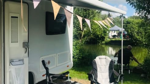 Pearl –  Essex based,4 berth luxury for your Summer/Autumn break.Insurance included