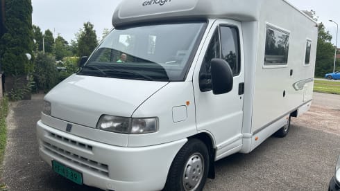 2p Elnagh semi-integrated uit 2001