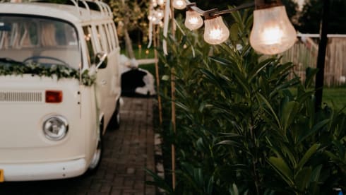 Miss Parel – 2p Volkswagen T2 campervan uit 1981