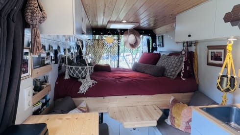 All-in Off-grid Camper bus