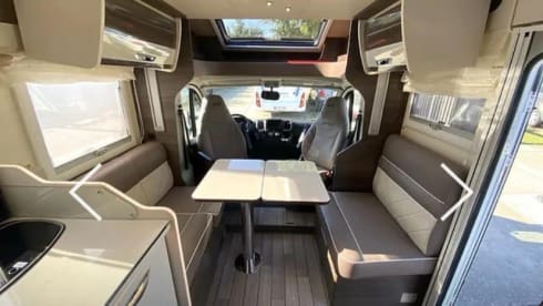 4 person luxury motorhome Fiat semi-integrated 
