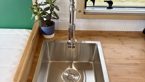 Evergreen – Luxury Off-Grid Campervan