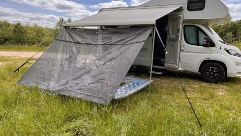 Charlie – Weinsberg CaraHome Alkoven