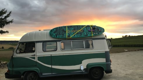 Madame Estafette – Enjoy the slow life with our old-timer Madame Estafette