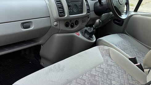 Cosy 2‑Berth Campervan for Scenic Getaways