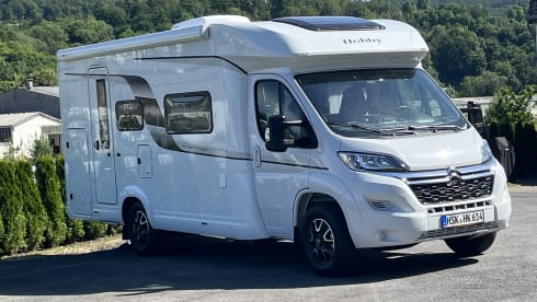 Camper von Kemper – New Hobby Motorhome 4 people - Ideal for families