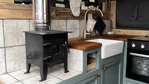 Joy – Log burner campervan 