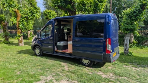 Belle – 2 Berth Custom Cozy Van