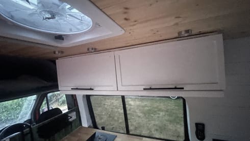 Clifford  – Mercedes campervan met 4 slaapplaatsen