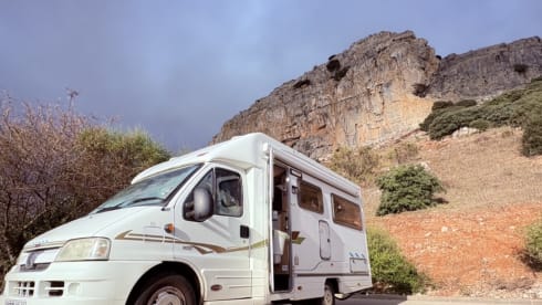 StarSpirit  – 2 berth Peugeot semi-integrated from 2003
