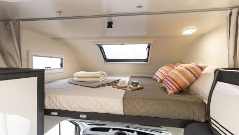 Rollerteam Zefiro 675 6 Berth Luxury Family Motorhome