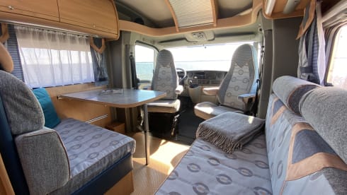Camper Harderwijk – 4p Bürstner semi-integrated from 2004