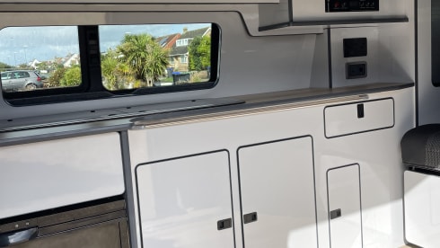 The Grey Horizon – 4 berth Volkswagen T6.1 LWB campervan from 2022
