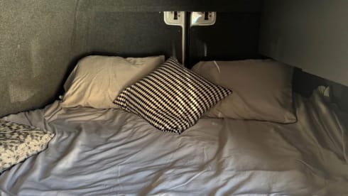 Benji the benz  – 3 berth Mercedes-Benz campervan from 2012