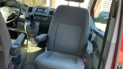 Red adventure  – 2p Volkswagen bus uit 2015
