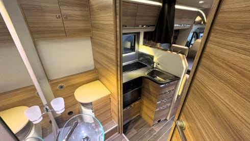 Adria – Luxury Adria Matrix 670 SBC Platinum Camper 