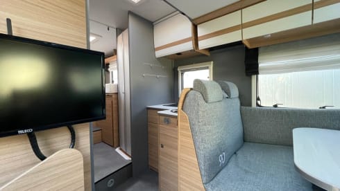 Fully furnished 4p Dethleffs semi-integrated from 2021