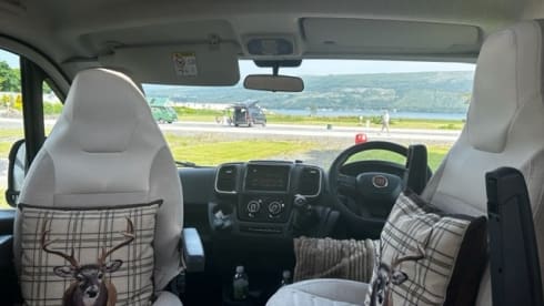 Oscar  – 4 berth Roller Team semi-integrated from 2023