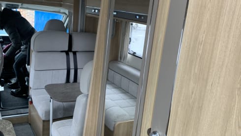 Autoquest 196 – Autoquest 196 motorhome 6 berth (delivery and pick up available)