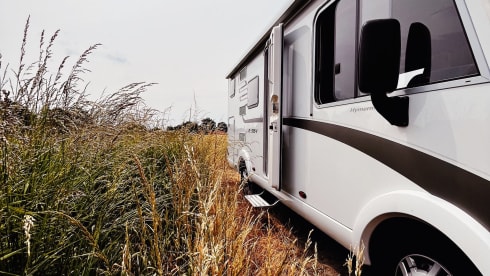 Experience our fully equipped Hymer Integrated. (Extra discount, see below)