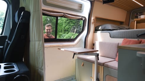 La Via – Camperbus Nissan NV400 L2H2 2personen gerenoveerd in 2023