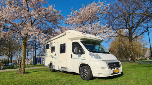 Rolling! – Wonderful, compact and spacious camper for 2-4 people