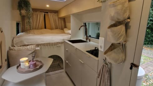 Stilvoller und autarker Off-Grid-Campervan