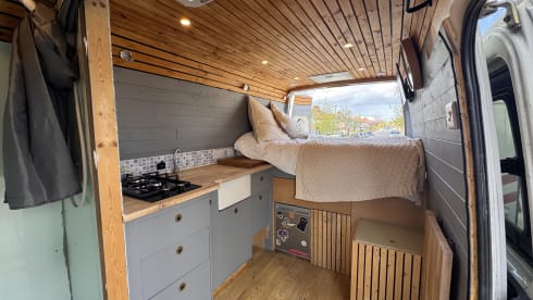 Padfoot 🐕 – Spacious & modern custom built camper.