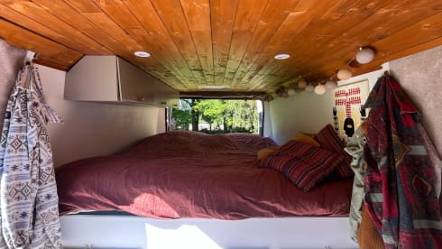 Frida – 2p Peugeot bus from 2012