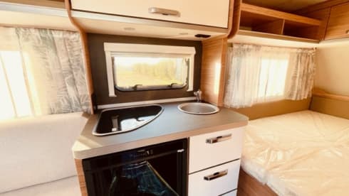 SMART VOYAGER – CARAVAN WEINSBERG CARAONE 450 FU