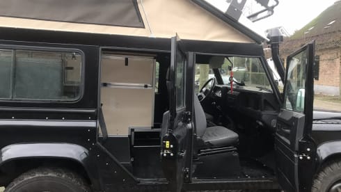Waldo – Landrover Defender 110 - Tough enough for your adventure