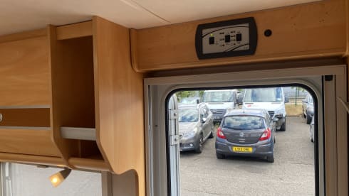 Camping-car Peugeot semi-intégré 4 couchages de 2013