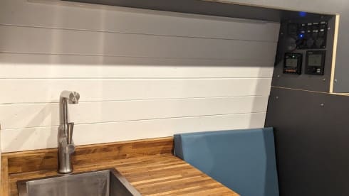 Fully off-grid Mercedes Sprinter conversion with offroad tyres