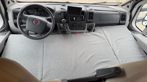 Nice spacious family camper (2011)!