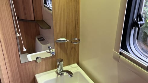 Matilda – Beautiful 4 berth 4 belt Bailey Approach 745 SE 