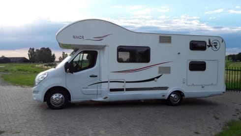 Very spacious and cozy 7-person family camper with air conditioning