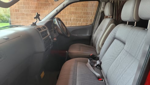 Dan – Toyota Hiace D4D 120 LWB campervan 