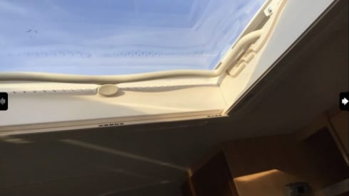 Sjorsie – 2 Pers Sunlight Capron T58 half integral from 2009