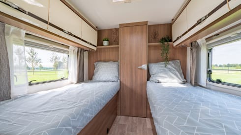 Enjoy our luxurious Dethleffs Trend '18, low length beds, delivery service