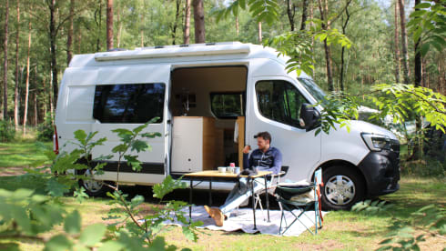 Cees de Camper – Spacious, cozy camper van from 2020