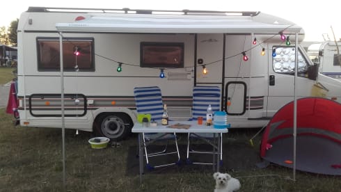 Unique Camper for an Unforgettable Adventure New 2.5 Turbo diesel engine