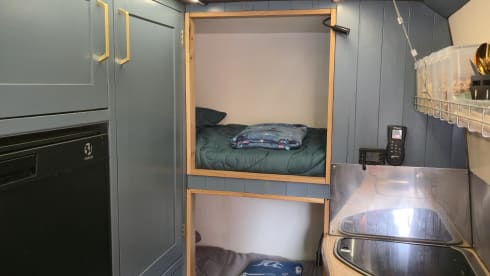 Guinevere – 4 berth Mercedes-Benz bus + Extras
