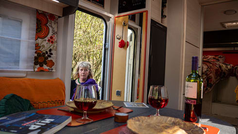 Start in de Ardennen – Luxury 2 person Chausson from 2021 with classic Vanguard rv wrapping.