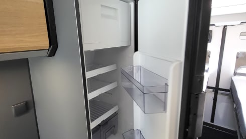 Adria Twin Sport 640 SLB grey – Beautiful, spacious and luxurious camper van with single beds and automatic transmission