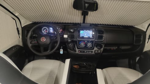 Travel carefree with the luxurious Benimar T488 (2024) 