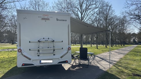 Full option 5 person Benimar automatic